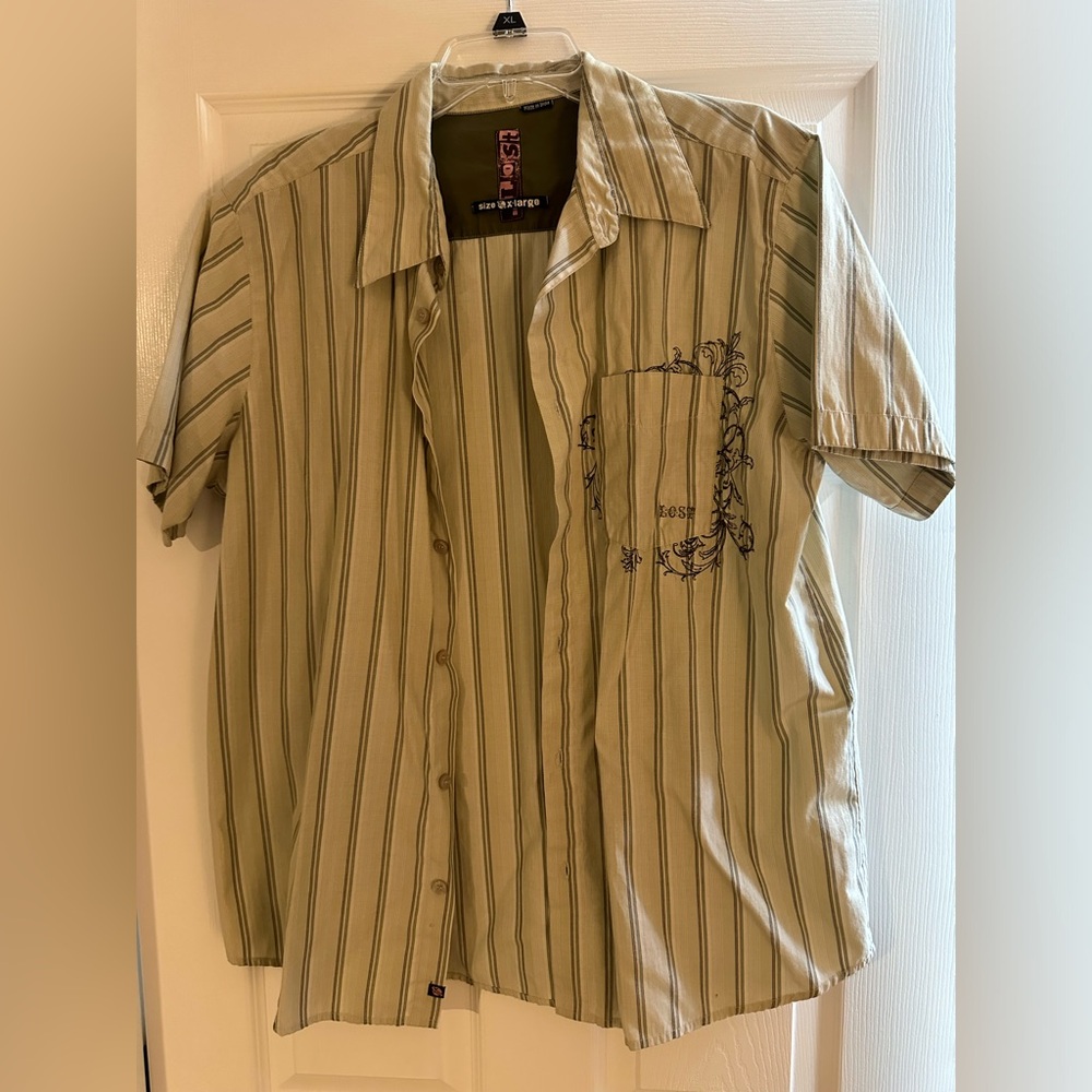 Lost Surfboards Button Down Size XL